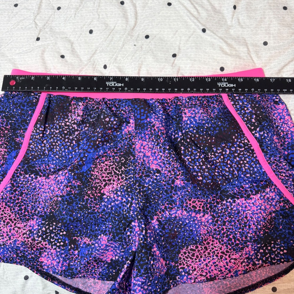 Under Armour HeatGear Womens Large Pink Purple Leopard Print Running Shorts L - Picture 5 of 7